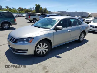 2013 Volkswagen Passat S с VIN 1VWAP7A38DC139974, выставлен на аукционе Copart как лот 64596065 с пробегом 129 247 миль миль и Списание • Salvage title. История ставок и продаж доступна на DreamBid. Изображение 1.