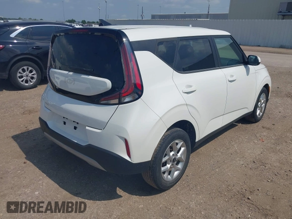 2024 Kia Soul S with VIN KNDJ23AU2R7913249, listed as a IAAI auction lot 42133638 with 22,663 mi miles and . Bid and sale history available at DreamBid. Image 4.