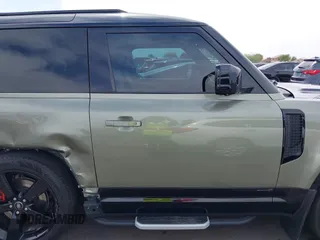 2021 Land Rover Defender z VIN SALEX6RU9M2052319, wystawiony jako IAAI lot #42378394 z przebiegiem 30 822 mil mil oraz . Historia ofert i sprzedaży dostępna na DreamBid. Obrazek 13.