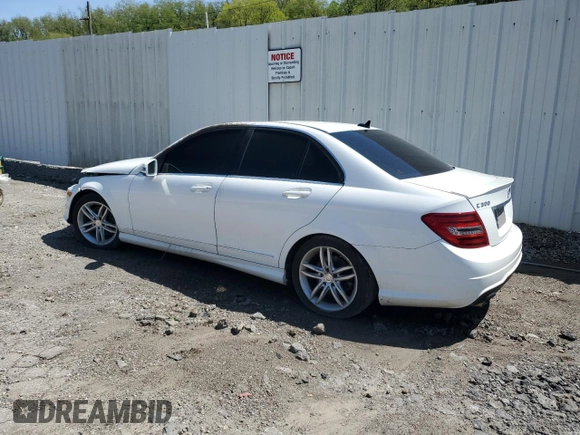 2013 Mercedes-Benz C 300 Sport с VIN WDDGF8AB6DR241726, выставлен на аукционе Copart как лот 54554925 с пробегом Не указан миль и Списание • Salvage title. История ставок и продаж доступна на DreamBid. Изображение 2.