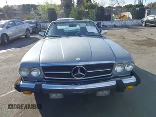 1985 Mercedes-Benz 380 z VIN WDBBA45C5FA029222, wystawiony jako IAAI lot #41658132 z przebiegiem 129 548 mil mil oraz . Historia ofert i sprzedaży dostępna na DreamBid. Obrazek 12.