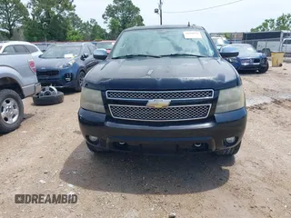 2007 Chevrolet Tahoe LT z VIN 1GNFC13J47J380225, wystawiony jako IAAI lot #42098510 z przebiegiem 248 352 mil mil oraz . Historia ofert i sprzedaży dostępna na DreamBid. Obrazek 12.