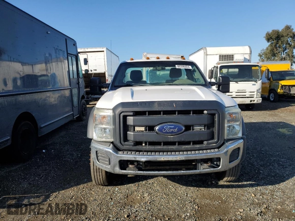 2014 Ford F-550 XL z VIN 1FDUF5GTXEEA62220, wystawiony jako Copart lot #80396924 z przebiegiem 130 587 mil mil oraz Tytuł czysty. Historia ofert i sprzedaży dostępna na DreamBid. Obrazek 5.