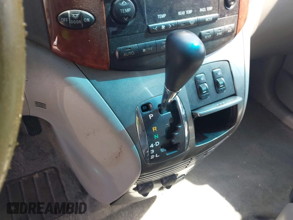 2004 Toyota Sienna XLE z VIN 5TDZA22C24S120232, wystawiony jako IAAI lot #42539225 z przebiegiem 141 481 mil mil oraz . Historia ofert i sprzedaży dostępna na DreamBid. Obrazek 6.