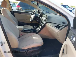 2015 Hyundai Sonata SE z VIN 5NPE24AF7FH020641, wystawiony jako IAAI lot #42368461 z przebiegiem 88 218 mil mil oraz . Historia ofert i sprzedaży dostępna na DreamBid. Obrazek 5.