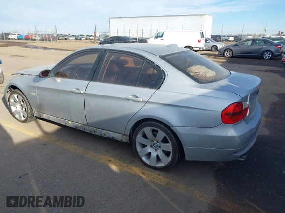2007 BMW 3 Series 328xi with VIN WBAVC93577KX56977, listed as a IAAI auction lot 41349967 with 1 mi miles. Bid and sale history available at carsss.com. Image 3.