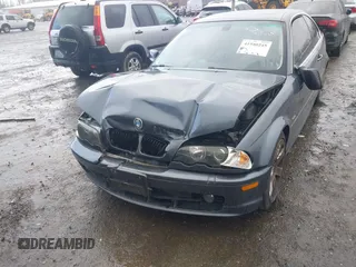 2003 BMW 3 Series 325Ci with VIN WBABN33443PG62055, listed as a IAAI auction lot 41940245 with 1 mi miles. Bid and sale history available at carsss.com. Image 6.
