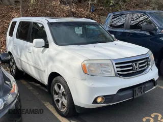 2015 Honda Pilot SE with VIN 5FNYF4H39FB028011, listed as a IAAI auction lot 42160830 with 202,846 mi miles and . Bid and sale history available at carsss.com. Image 1.