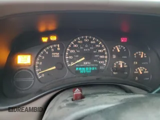 2001 Chevrolet Suburban LS with VIN 3GNEC16T31G203148, listed as a Copart auction lot 42713955 with 323,762 mi miles and Salvage Title. Bid and sale history available at carsss.com. Image 9.