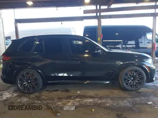 2022 BMW X5 M z VIN 5YMJU0C06N9L14251, wystawiony jako IAAI lot #40388936 z przebiegiem 59 561 mil mil oraz . Historia ofert i sprzedaży dostępna na DreamBid. Obrazek 13.