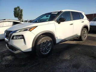 2023 Nissan Rogue S z VIN 5N1BT3AA4PC802015, wystawiony jako Copart lot #58665875 z przebiegiem 82 845 mil mil oraz Czysty tytuł • Clean title. Historia ofert i sprzedaży dostępna na DreamBid. Obrazek 1.