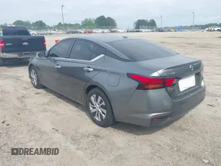 2020 Nissan Altima S z VIN 1N4BL4BV7LC217523, wystawiony jako IAAI lot #42166031 z przebiegiem 105 349 mil mil oraz . Historia ofert i sprzedaży dostępna na DreamBid. Obrazek 3.