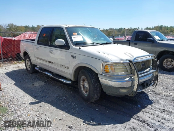2003 Ford F-150 XLT with VIN 1FTRW07L83KD94698, listed as a IAAI auction lot 41807821 with 177,750 mi miles. Bid and sale history available at carsss.com. Image 1.