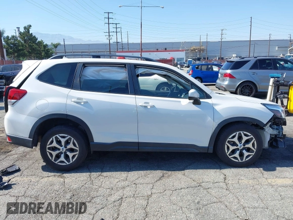 2020 Subaru Forester Premium with VIN JF2SKAJC8LH569025, listed as a IAAI auction lot 42471901 with 89,458 mi miles and . Bid and sale history available at DreamBid. Image 14.