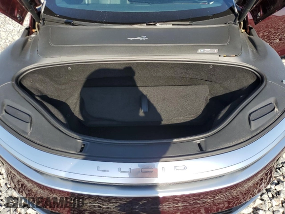 2022 Lucid Air Grand Touring z VIN 50EA1GBAXNA003291, wystawiony jako Copart lot #56681945 z przebiegiem 18 672 mil mil oraz Szkoda całkowita • Salvage title. Historia ofert i sprzedaży dostępna na DreamBid. Obrazek 11.