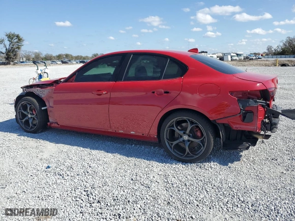 2017 Alfa Romeo Giulia Ti with VIN ZARFAECN0H7554532, listed as a Copart auction lot 43578435 with 35,770 mi miles and Salvage Title. Bid and sale history available at carsss.com. Image 2.