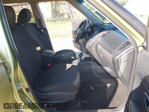2013 Kia Soul with VIN KNDJT2A52D7619326, listed as a IAAI auction lot 41994398 with 209,066 mi miles. Bid and sale history available at carsss.com. Image 5.