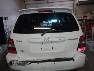 2007 Toyota Highlander w/3rd Row with VIN JTEDP21A570128417, listed as a IAAI auction lot 41578091 with 196,596 mi miles and . Bid and sale history available at DreamBid. Image 6.