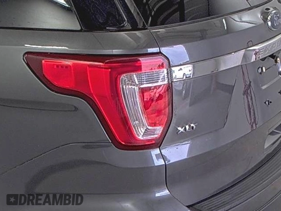 2019 Ford Explorer XLT z VIN 1FM5K8D85KGB20171, wystawiony jako IAAI lot #42767312 z przebiegiem 83 569 mil mil oraz . Historia ofert i sprzedaży dostępna na DreamBid. Obrazek 13.