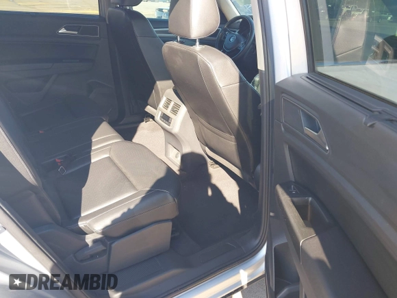 2019 Volkswagen Atlas SE with VIN 1V2UR2CA9KC527512, listed as a IAAI auction lot 41882212 with 102,765 mi miles and . Bid and sale history available at DreamBid. Image 8.