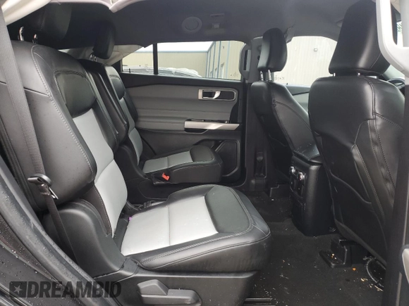 2022 Ford Explorer XLT z VIN 1FMSK7DH3NGC42481, wystawiony jako Copart lot #58713175 z przebiegiem 42 334 mil mil oraz Czysty tytuł • Clean title. Historia ofert i sprzedaży dostępna na DreamBid. Obrazek 11.