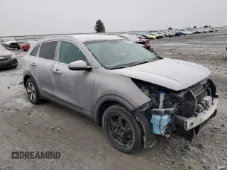 2018 Kia Niro LX with VIN KNDCB3LC7J5202935, listed as a Copart auction lot 88258215 with 200,027 mi miles and Salvage Title. Bid and sale history available at carsss.com. Image 4.