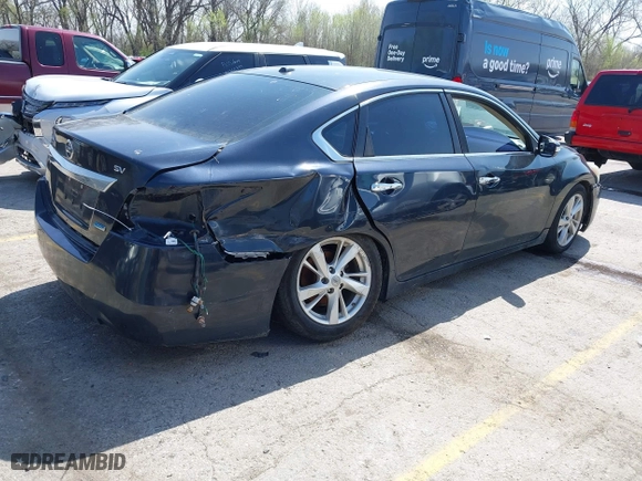 2013 Nissan Altima 2.5 SV with VIN 1N4AL3AP1DC156308, listed as a IAAI auction lot 41926267 with 190,836 mi miles. Bid and sale history available at carsss.com. Image 4.