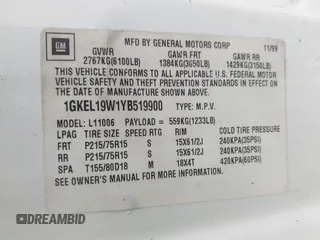 2000 GMC Safari with VIN 1GKEL19W1YB519900, listed as a IAAI auction lot 41836122 with 209,302 mi miles. Bid and sale history available at carsss.com. Image 9.