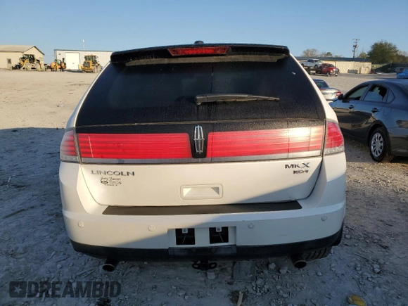 2010 Lincoln MKX z VIN 2LMDJ8JC8ABJ29917, wystawiony jako Copart lot #50023835 z przebiegiem 92 425 mil mil oraz Szkoda całkowita • Salvage title. Historia ofert i sprzedaży dostępna na DreamBid. Obrazek 6.