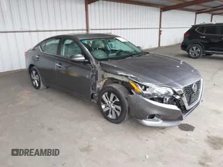 2020 Nissan Altima S z VIN 1N4BL4BVXLC199437, wystawiony jako IAAI lot #41732872 z przebiegiem 132 947 mil mil oraz . Historia ofert i sprzedaży dostępna na DreamBid. Obrazek 1.