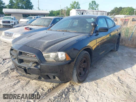 2012 Dodge Charger Police z VIN 2C3CDXAG3CH262847, wystawiony jako IAAI lot #42167010 z przebiegiem 123 274 mil mil oraz . Historia ofert i sprzedaży dostępna na DreamBid. Obrazek 2.