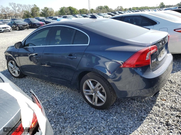 2015 Volvo S60 T5 Drive-E Premier with VIN YV140MFK8F2366989, listed as a Copart auction lot 52489475 with 29,442 mi miles and Salvage Title. Bid and sale history available at carsss.com. Image 2.