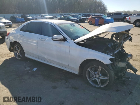 2016 Mercedes-Benz C 300 Luxury z VIN 55SWF4KBXGU153204, wystawiony jako Copart lot #47039875 z przebiegiem Nie podano mil oraz Szkoda całkowita • Salvage title. Historia ofert i sprzedaży dostępna na DreamBid. Obrazek 4.