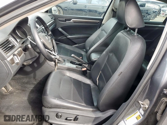 2016 Volkswagen Passat SE с VIN 1VWBT7A36GC004710, выставлен на аукционе Copart как лот 47977765 с пробегом Не указан миль и Списание • Salvage title. История ставок и продаж доступна на DreamBid. Изображение 7.
