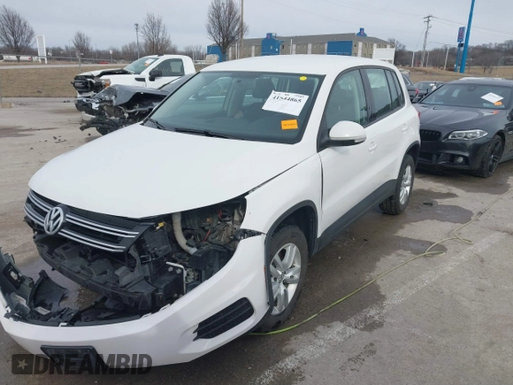 2013 Volkswagen Tiguan S z VIN WVGAV3AX6DW610678, wystawiony jako IAAI lot #41544865 z przebiegiem 102 948 mil mil oraz . Historia ofert i sprzedaży dostępna na DreamBid. Obrazek 20.