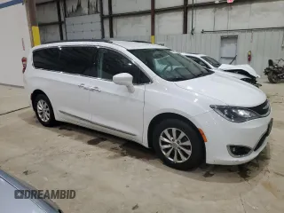 2017 Chrysler Pacifica Touring L z VIN 2C4RC1BG6HR552876, wystawiony jako Copart lot #51649705 z przebiegiem 95 825 mil mil oraz Szkoda całkowita • Salvage title. Historia ofert i sprzedaży dostępna na DreamBid. Obrazek 4.