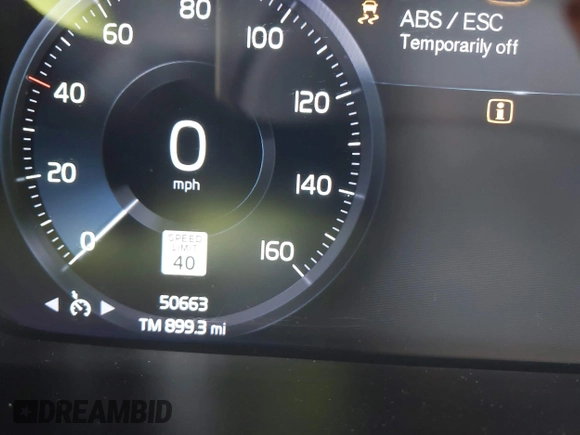 2022 Volvo XC40 Momentum with VIN YV4AC2HK5N2748975, listed as a IAAI auction lot 42193600 with 50,663 mi miles and . Bid and sale history available at DreamBid. Image 7.