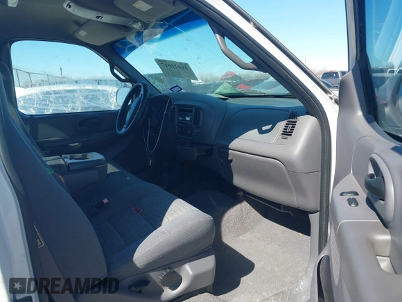 2001 Ford F-150 XL with VIN 2FTZF07221CA45965, listed as a IAAI auction lot 41621617 with 190,372 mi miles. Bid and sale history available at carsss.com. Image 5.