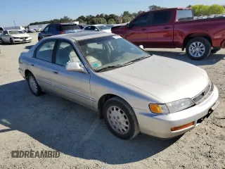 1997 Honda Accord EX with VIN 1HGCD5667VA025961, listed as a Copart auction lot 72125824 with 242,047 mi miles and Salvage Title. Bid and sale history available at carsss.com. Image 4.