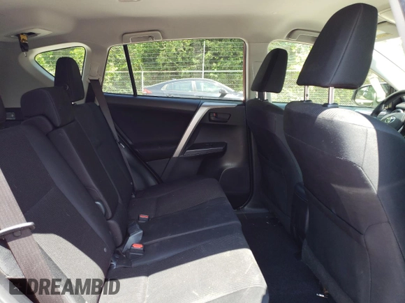 2017 Toyota RAV4 LE с VIN JTMBFREV5HJ159652, выставлен на аукционе Copart как лот 62138185 с пробегом 121 512 миль миль и Списание • Salvage title. История ставок и продаж доступна на DreamBid. Изображение 11.