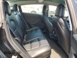 2020 Tesla Model 3 Performance z VIN 5YJ3E1EC8LF646755, wystawiony jako Copart lot #57224755 z przebiegiem 38 556 mil mil oraz Szkoda całkowita • Salvage title. Historia ofert i sprzedaży dostępna na DreamBid. Obrazek 10.
