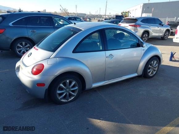 2001 Volkswagen New Beetle GLS with VIN 3VWCC21C01M406655, listed as a IAAI auction lot 41879905 with NaN miles. Bid and sale history available at carsss.com. Image 4.
