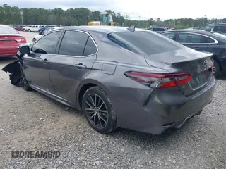 2022 Toyota Camry SE with VIN 4T1G11AK1NU686269, listed as a IAAI auction lot 41910070 with 62,855 mi miles. Bid and sale history available at carsss.com. Image 3.