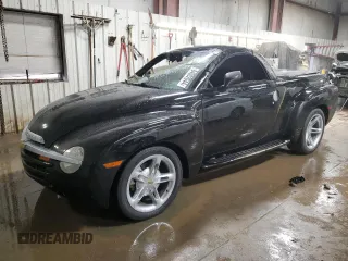2005 Chevrolet SSR LS z VIN 1GCES14H55B114819, wystawiony jako Copart lot #84002044 z przebiegiem Nie podano mil oraz Szkoda całkowita • Salvage title. Historia ofert i sprzedaży dostępna na DreamBid. Obrazek 1.