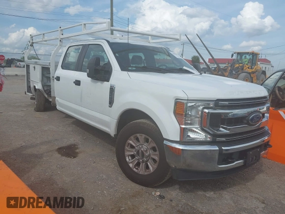 2022 Ford Super Duty F-250 SRW XL with VIN 1FD7W2A66NEF91226, listed as a IAAI auction lot 42099133 with 62,760 mi miles. Bid and sale history available at carsss.com. Image 1.