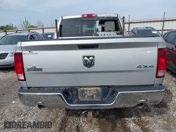 2015 Ram 1500 Big Horn z VIN 3C6RR7LT8FG711548, wystawiony jako IAAI lot #42059708 z przebiegiem 181 589 mil mil oraz . Historia ofert i sprzedaży dostępna na DreamBid. Obrazek 16.