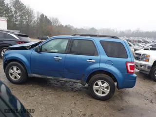 2010 Ford Escape XLT with VIN 1FMCU0DG3AKD28250, listed as a IAAI auction lot 41426617 with 172,257 mi miles. Bid and sale history available at carsss.com. Image 14.