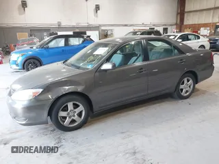 2004 Toyota Camry LE with VIN 4T1BE32K44U854932, listed as a IAAI auction lot 42133289 with 196,613 mi miles. Bid and sale history available at carsss.com. Image 2.
