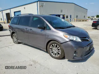 2019 Toyota Sienna XLE Auto Access Seat z VIN 5TDYZ3DC9KS995084, wystawiony jako Copart lot #59058395 z przebiegiem 47 104 mil mil oraz Szkoda całkowita • Salvage title. Historia ofert i sprzedaży dostępna na DreamBid. Obrazek 4.