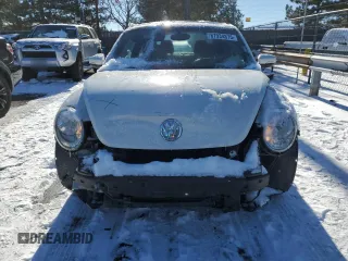 2013 Volkswagen Beetle 2.5L with VIN 3VWJP7AT9DM687870, listed as a Copart auction lot 87934875 with 91,557 mi miles and Salvage Title. Bid and sale history available at DreamBid. Image 5.